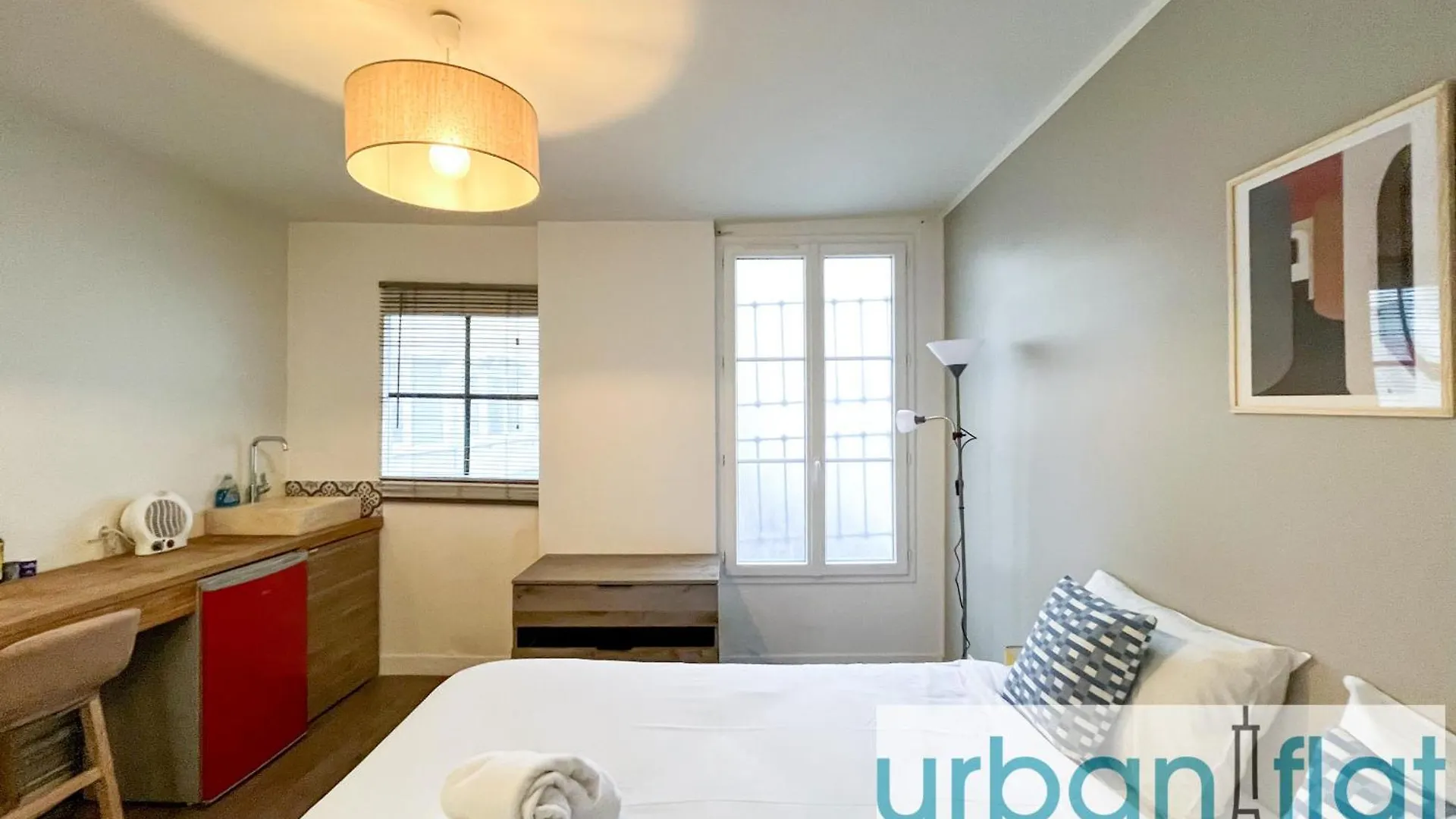 195 - Saint Denis Triplex Apartment Paris