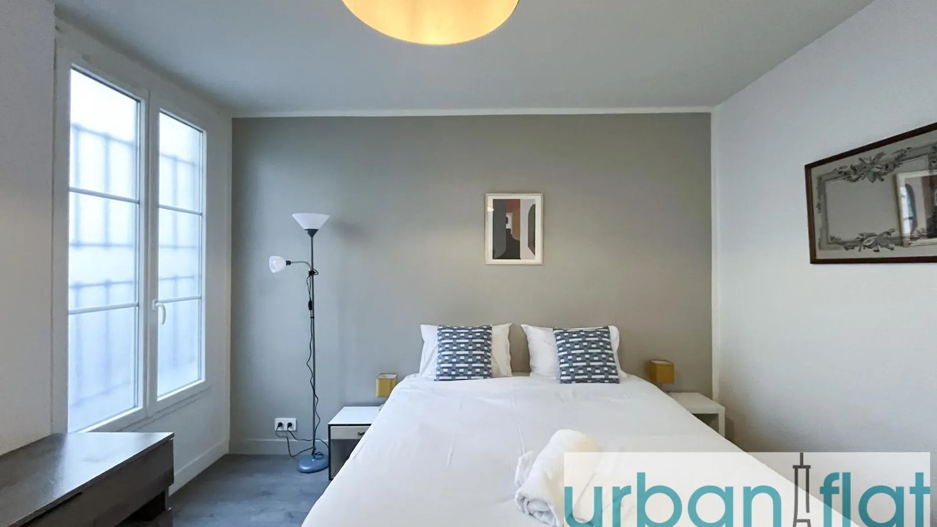 195 - Saint Denis Triplex Apartment Paris 0*,