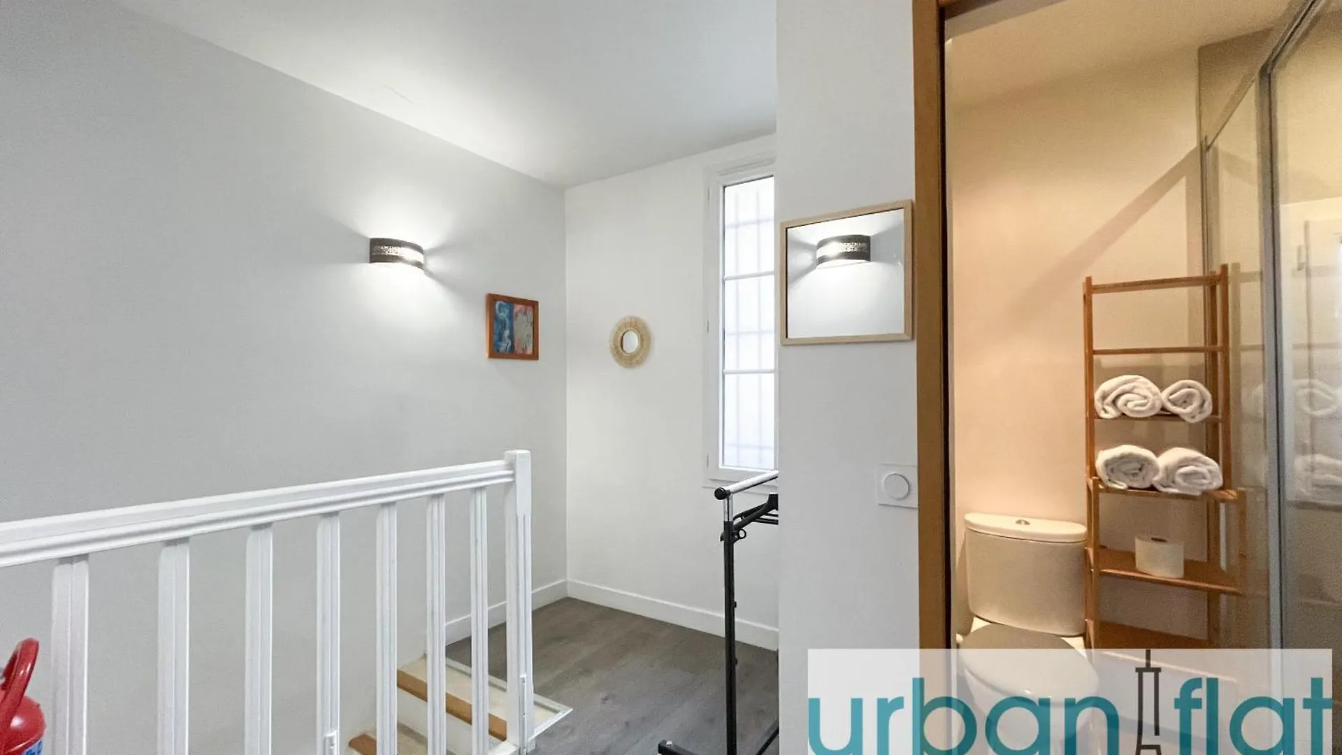 195 - Saint Denis Triplex Apartment Paris France
