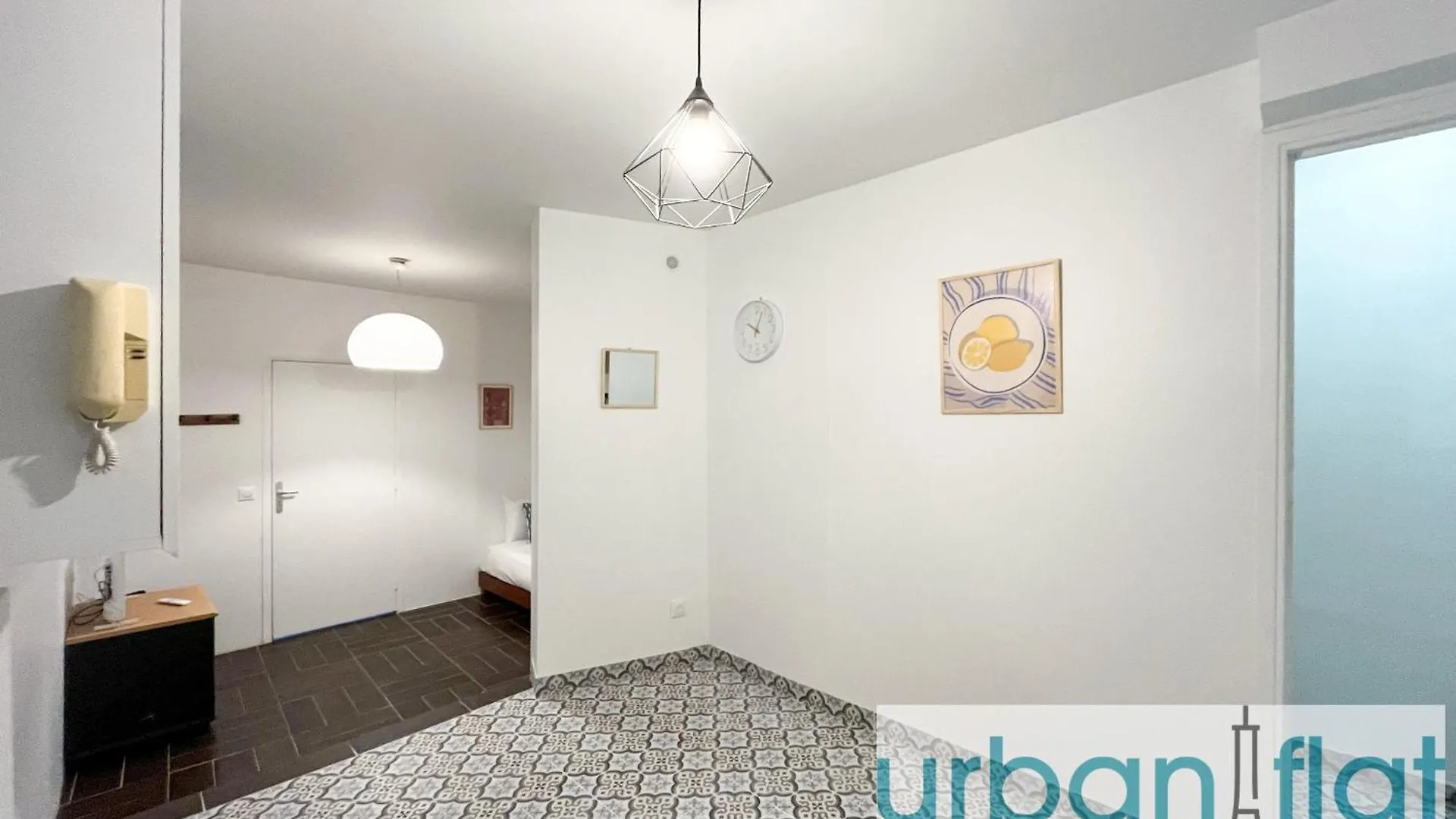 195 - Saint Denis Triplex Apartment Paris