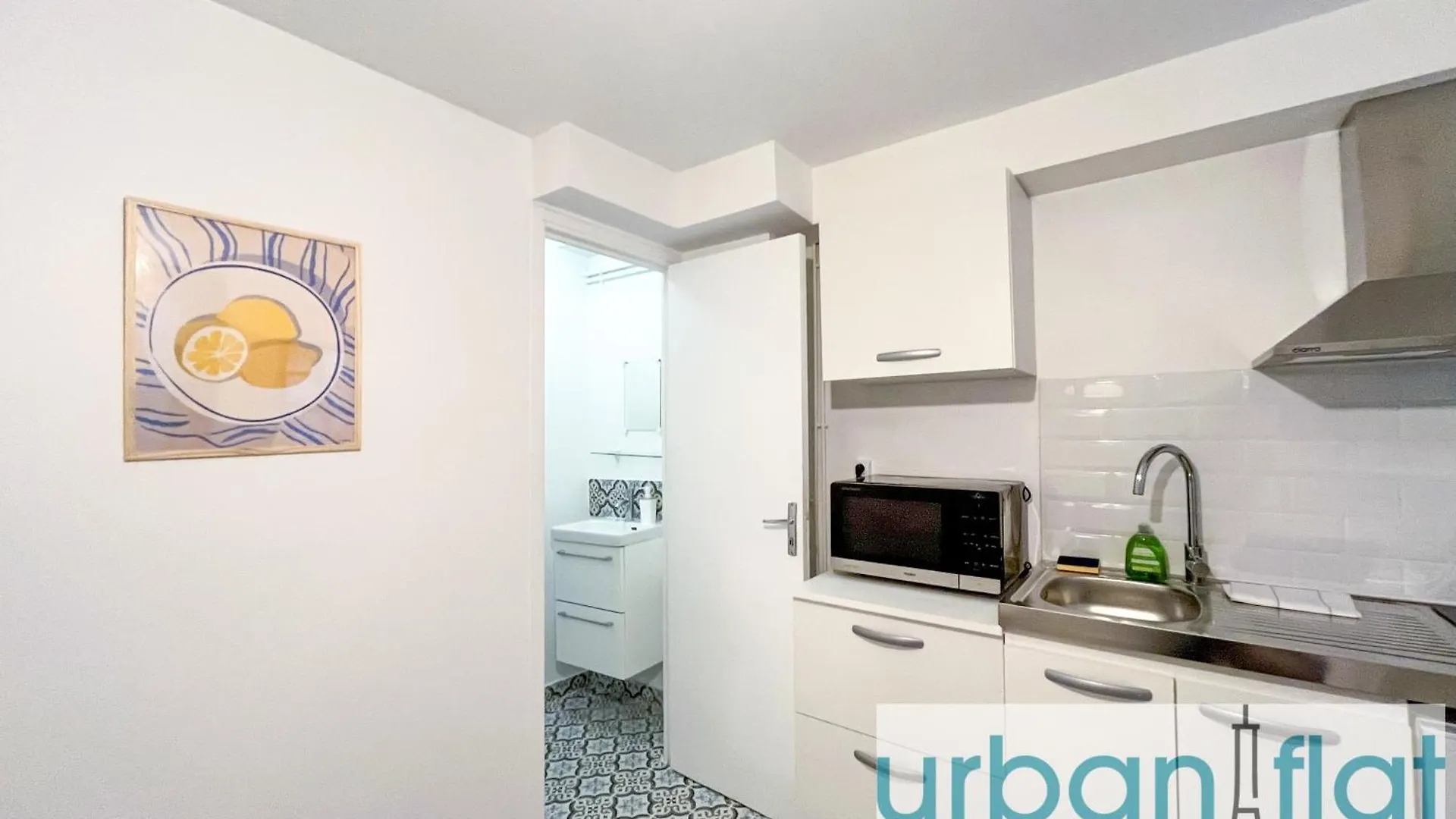 195 - Saint Denis Triplex Apartment Paris